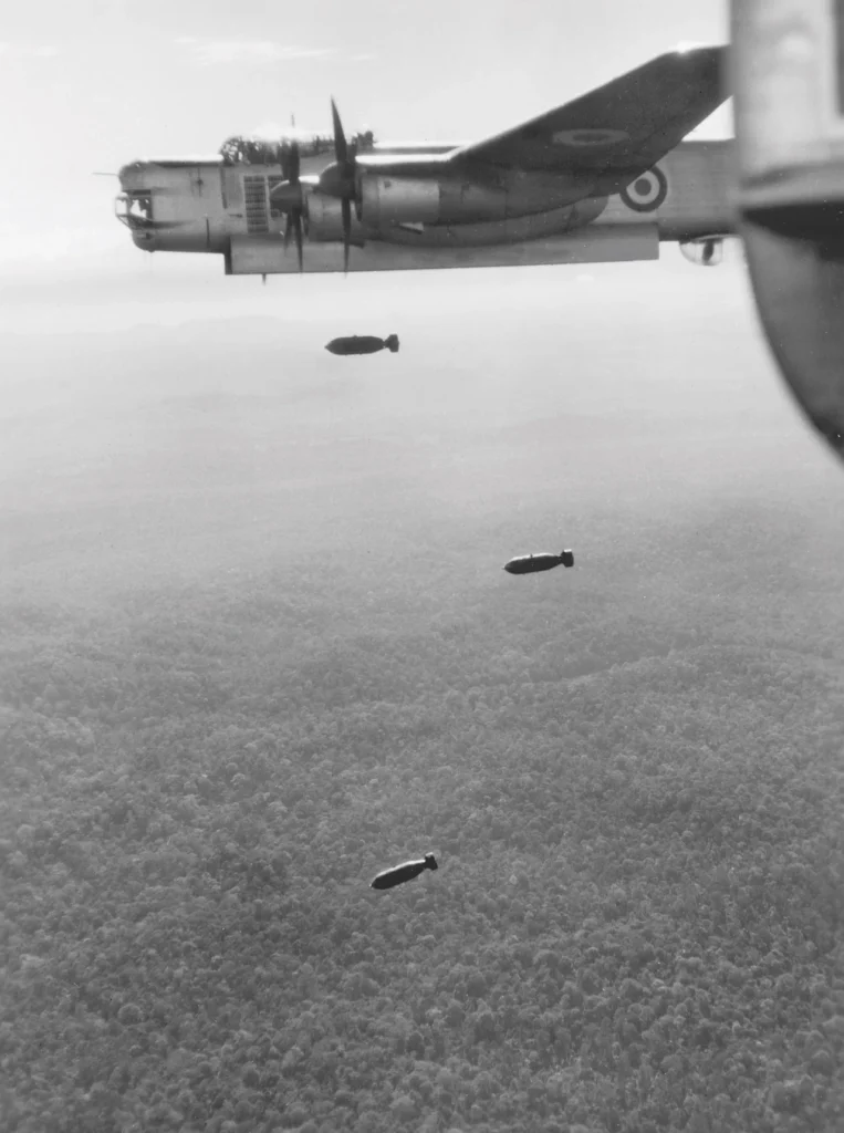 Avro Lincoln della RAAF in azione