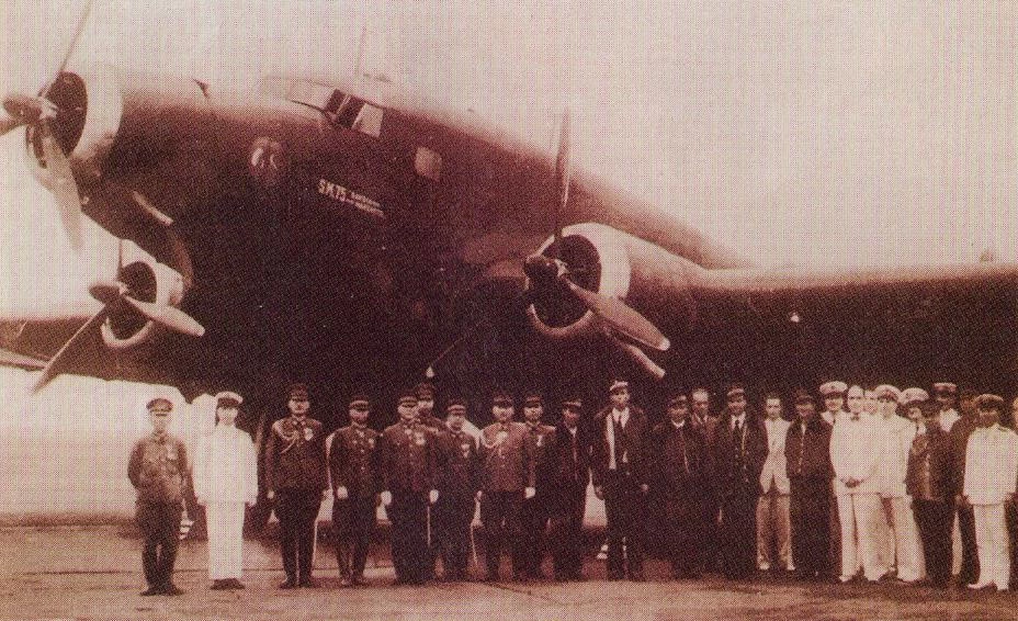 Savoia-Marchetti S.M.75 GA RT con ufficiali giapponesi