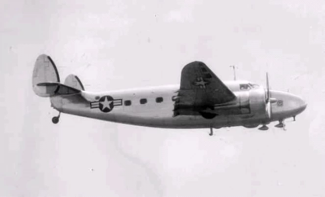 Un R5O-4 della United States Coast Guard in volo