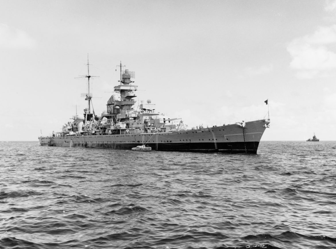 Di U.S. Navy - Official U.S. Navy photo 80-G-627445 from the U.S. Navy Naval History and Heritage Command