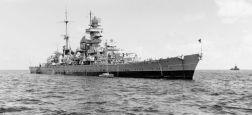Di U.S. Navy - Official U.S. Navy photo 80-G-627445 from the U.S. Navy Naval History and Heritage Command