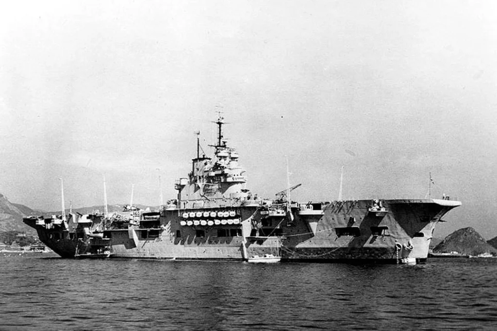 HMS Unicorn (I72) in Giappone 1951